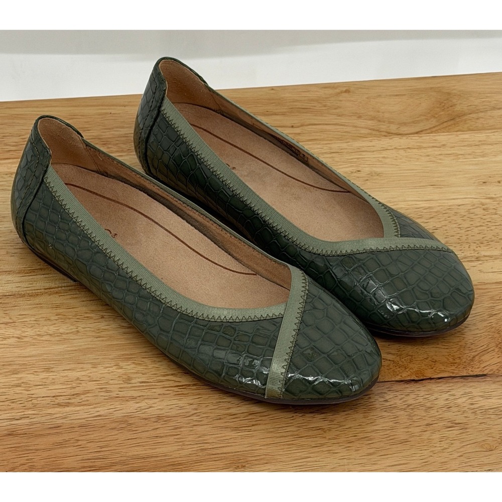 Vionic Caroll Ballet Flats Women 8 Wide Olive Green Croc Embossed Orthopedic